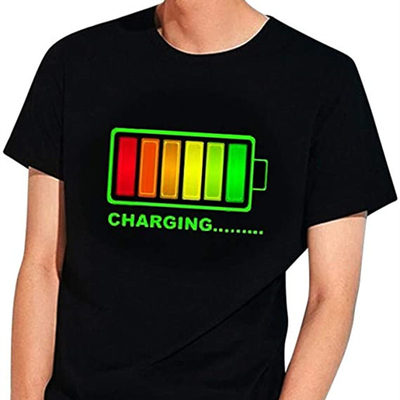 O som ascendente claro ativou a camisa conduzida de T com música para o festival do partido do entusiasmo