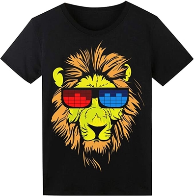 O diodo emissor de luz sadio do controle ilumina acima o algodão 100% da camisa de T lavável para pares